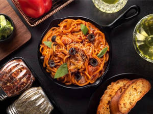Spicy Arrabbiata Pasta + Garlic Bread
