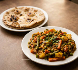 Mixed Veg + Tandoori Roti (1 piece)