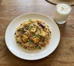 Paneer Pulav + Lassi Pauch