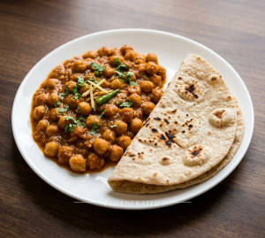 Chana Masala + Tawa Roti (2 pieces)