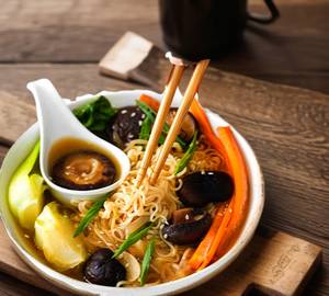 Shitake Terriyaki Ramen [Red Miso,Dobanjan,Wakame,Hondashi Broth,Packchoi]
