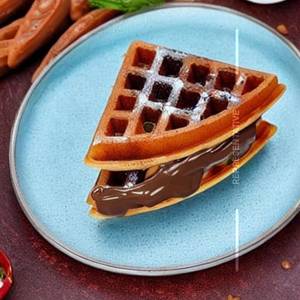 Nutella Pistacho Kunafa Exotic Waffle