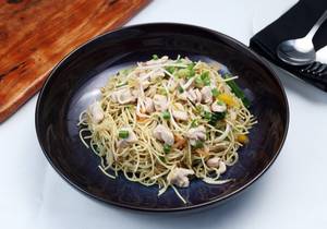 Classic Hakka Noodles Chicken