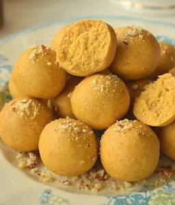 Plain Besan Laddu Deshi Ghee(per Kg)