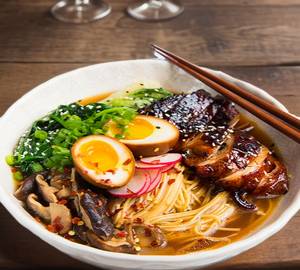 Chicken Tum Yum Ramen [Tum Yum Paste,Gochujaru Peppers,Dobanjan,Lemon Grass,Wakame]