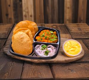 Shrikhand poori thali