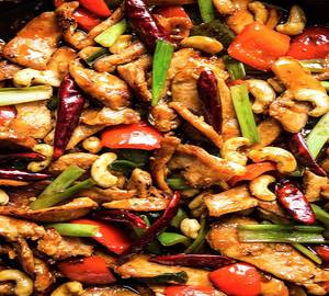 Kung Pao Chicken [cashew,bellpepper,mushroom,sichuan Chilli Oil,soaked Chillies]