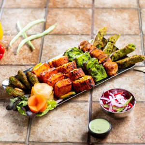 Veg. Tandoori Platter (16 Pcs)