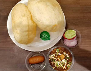 Chole Bhature [2 Bhature]