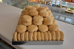 Besan khatai