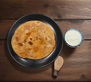 Paneer paratha with curd (veg)