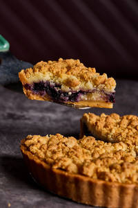 Warm Almond & Blueberry Crumble Pie (1 Slice)