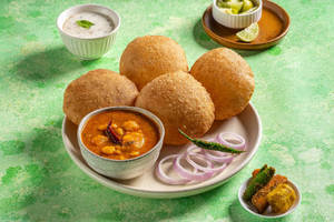 Poori sabji [2 pieces] morning snacks and tiffin
