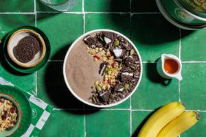 Oreo Banana Smoothie Bowl