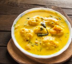 Kadhi pakora