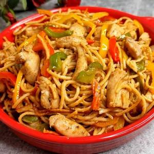 Chicken Hakka Noodles Full