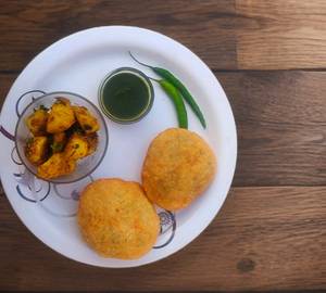 Aaloo Kachori with raita