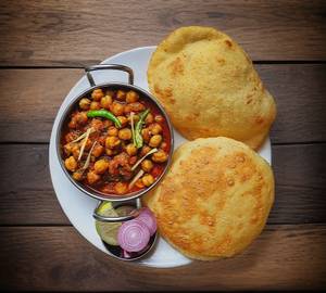 Chole (2 Bhature)