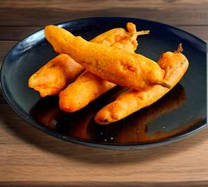 Milagai Bajji (4 Pieces)