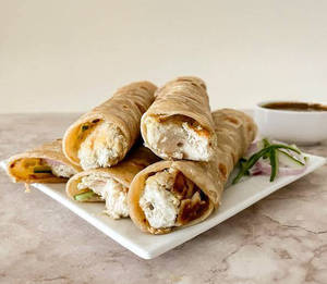 Dahi Chicken Roll