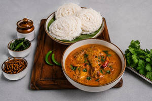 Idiyappam With Chicken Curry