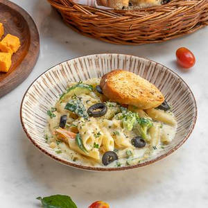 Chicken Alfredo Penne Pasta
