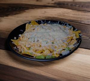 Chicken cheesy loaded nachos