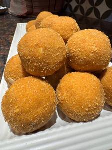 Besan Laddu