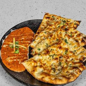 Mutton Keema Naan With Gravy