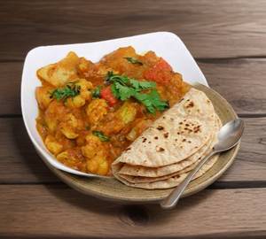 Aloo Gobhi Tamatar Masala Sabji Roti 6