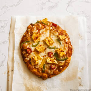 Paneer makhni pizza