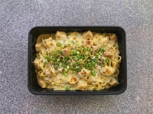 Creamy Cheesy Chicken Maggi