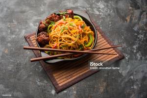 Chiken Chowmein+2pcs manchurian