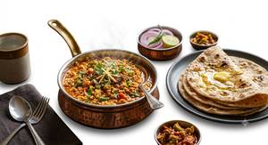 Paneer Bhurji Gravy With 4 Butter Roti