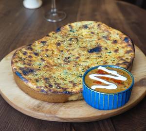 Amritsari Mix Kulche Daal Makhni
