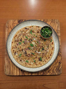 Aloo Pyaaz Paratha (tawa)