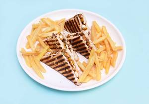 Smoked Chicken Sandwich With Fries