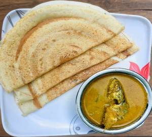 2 pieces plain dosai with fish curry