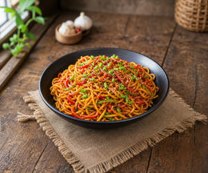 Wok Tossed Hakka Noodles