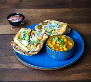 Amritsari Chur Chur Naan + Amritsari Pindi Chole