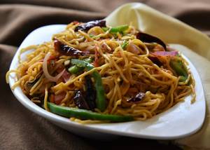 Veg Chowmin (H)