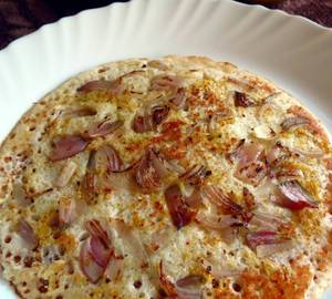 Onion pepper dosai with fish curry (2 pieces)