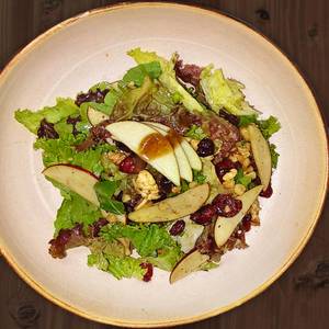 Mixed Green Salad with Cranberried & Walnuts