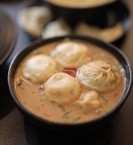 Veg Jhol Momos