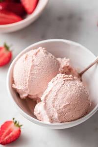 Strawberry [2 Scoops]