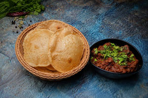 3 Poori + Beef Curry (kerala Style) 250 Ml