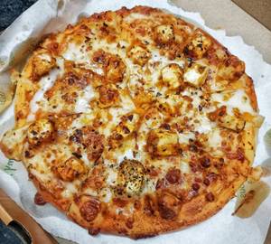 Makhani Paneer Pizza