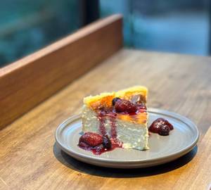 Berry Basque Cheesecake