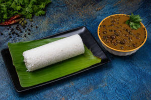 Puttu With Kadala Curry (250 Ml)