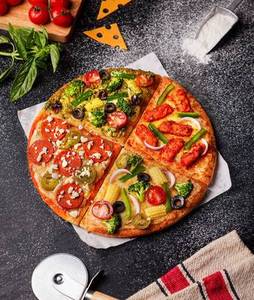 4In1 Veg Pizza (Corn,Panner,Soya,Baby Corn) 9" inch